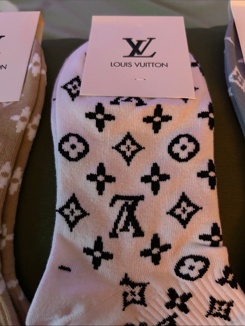 Louis Vuitton Monogram Ankle Socks - White, Tan, Gray - Picture 4 of 11